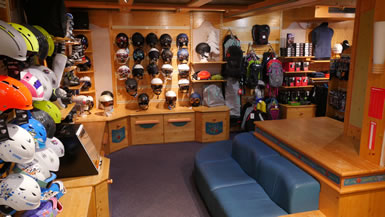  Bergerski skishop in Morzine with skilocker