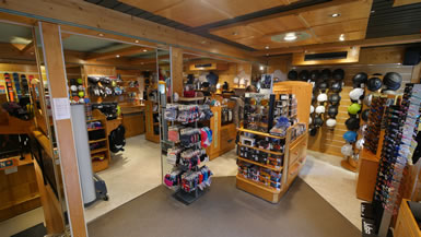  Bergerski skishop in Morzine with skilocker