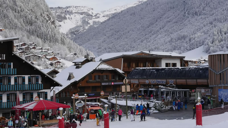 Magasin situé au pied de la télécabine du Pleney