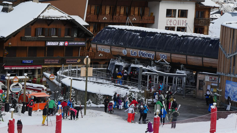 Magasin situé au pied de la télécabine du Pleney