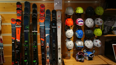  Bergerski skishop in Morzine with skilocker